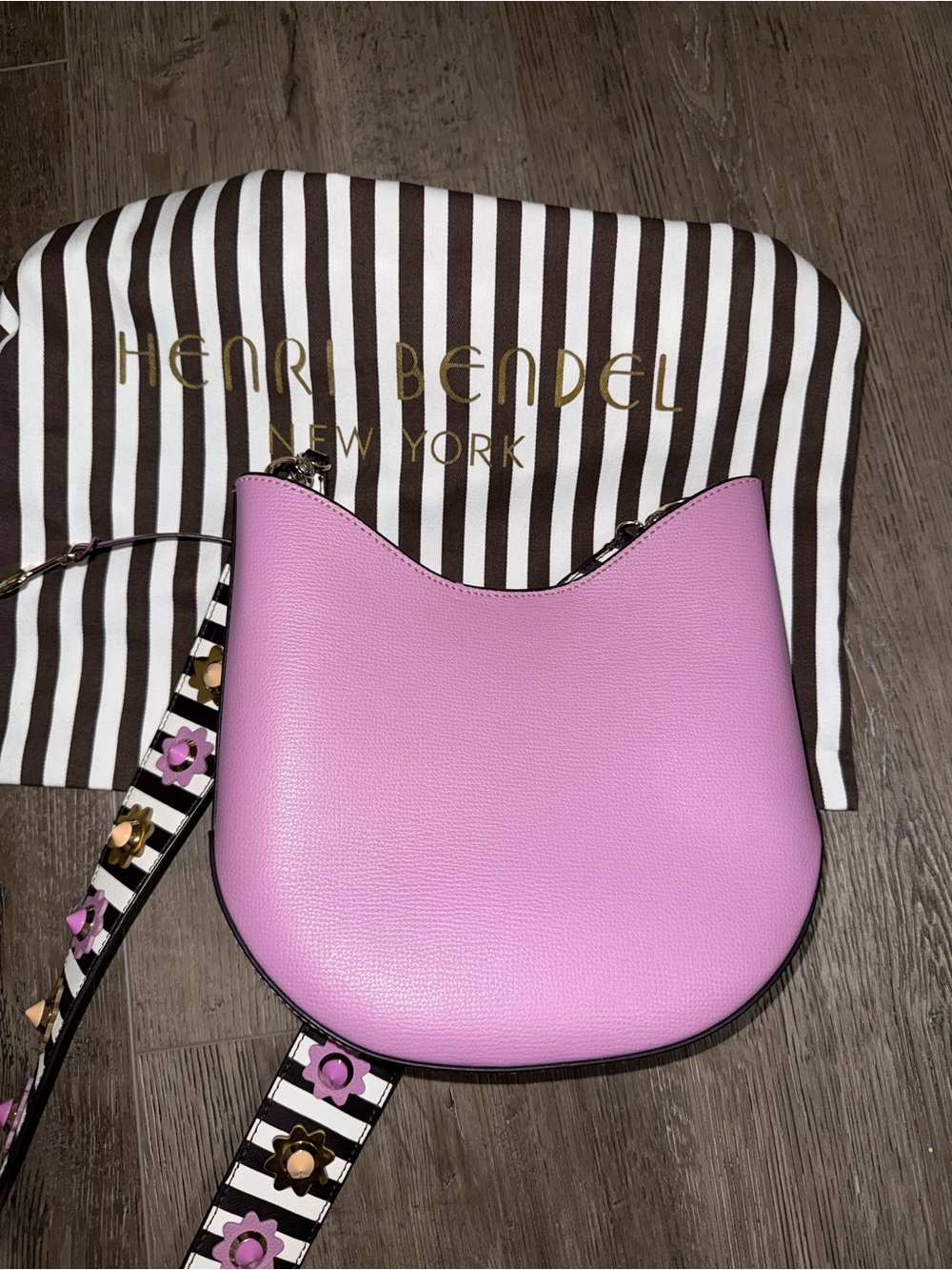 Henri Bendel lilac leather shoulder bag with floral striped guitar strap - Picture 3 of 10